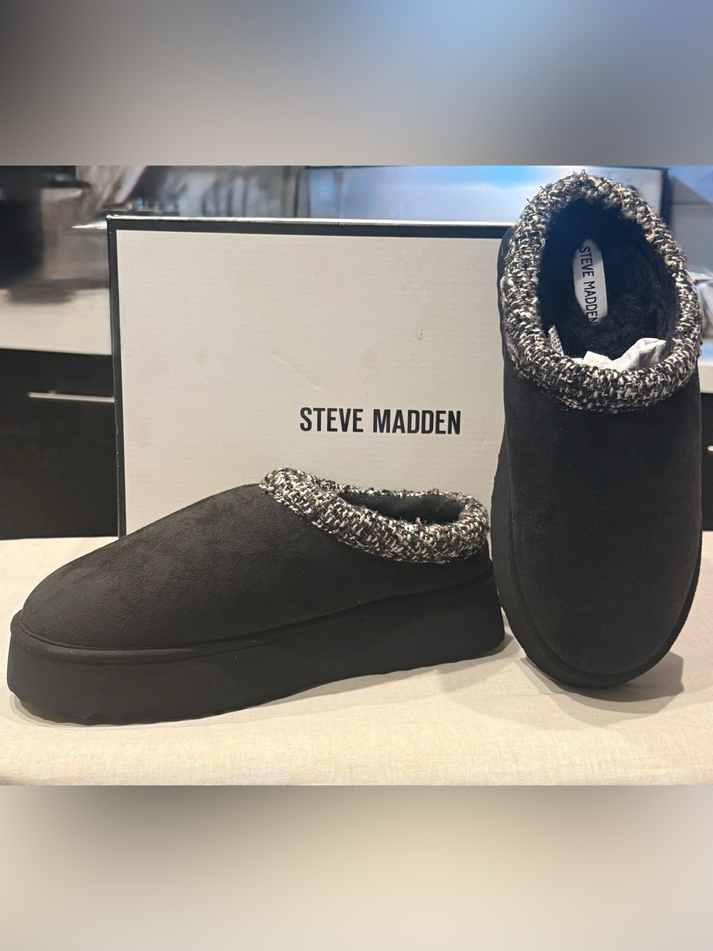 Steve Madden Black Faux Suede Slip-On Slippers w/ Tweed Collar Size 8 NWT